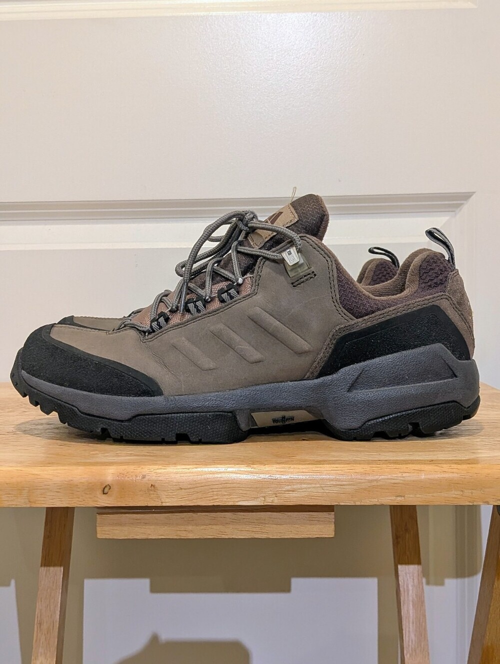 EUC Adidas Terrex 10 Men's 2003 Adventure Brown and Black Hiking Shoes